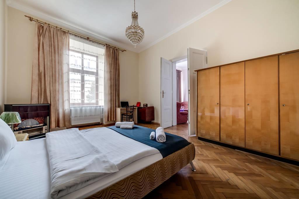 Romantic Apartments - Оn Valova Street Λβιβ Εξωτερικό φωτογραφία